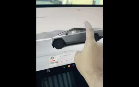 特斯拉Tesla Cybertruck皮卡车机彩蛋：重现“铁球砸玻璃”名场面