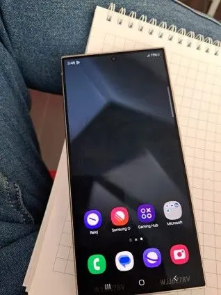 三星Samsung Galaxy S24 Ultra更多真机图曝光：直屏+钛合金边框