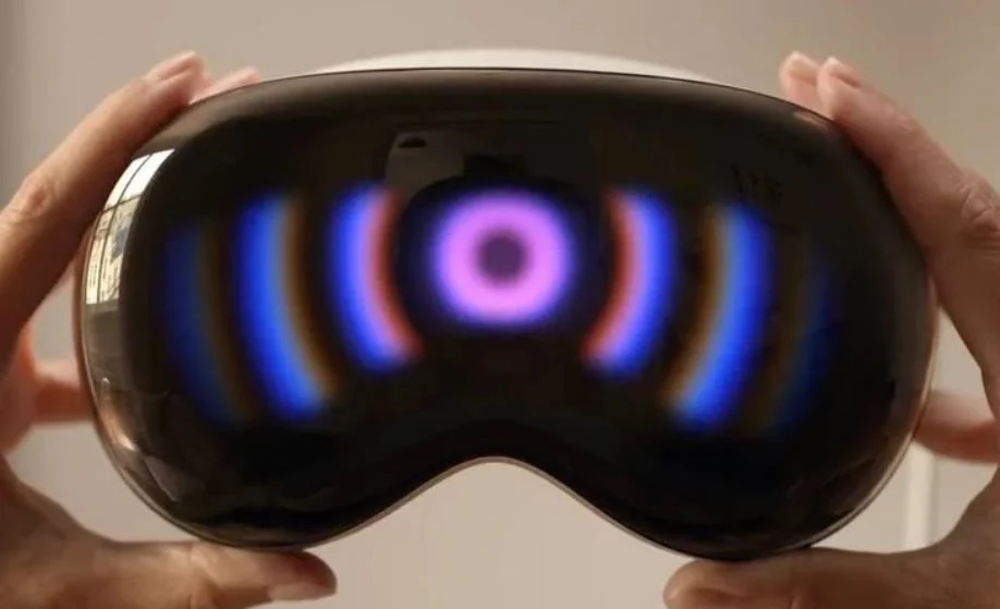 苹果Apple Vision Pro发布在即：搭载M2芯片与定制R1芯片