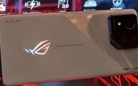 ROG Phone 8电竞旗舰震撼发布 骁龙8 Gen3强芯助力