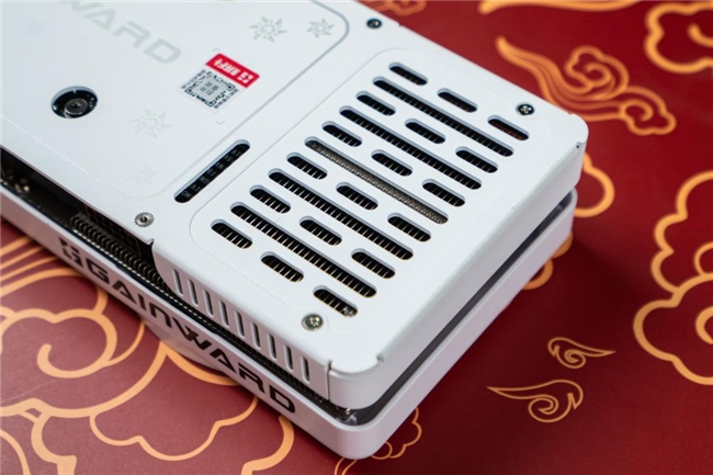 AI性能狂飙！耕升 GeForce RTX 4070 SUPER 踏雪Mini性能解禁