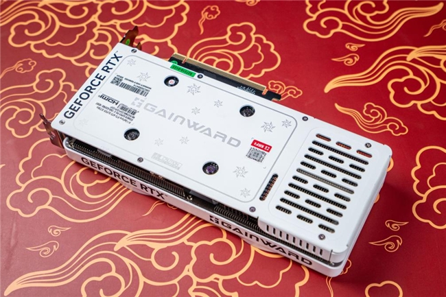 AI性能狂飙！耕升 GeForce RTX 4070 SUPER 踏雪Mini性能解禁