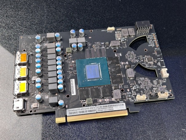 “SUPER”快，影驰 GeForce RTX 4070 SUPER 星曜 OC 评测！带你速闯AI新领域