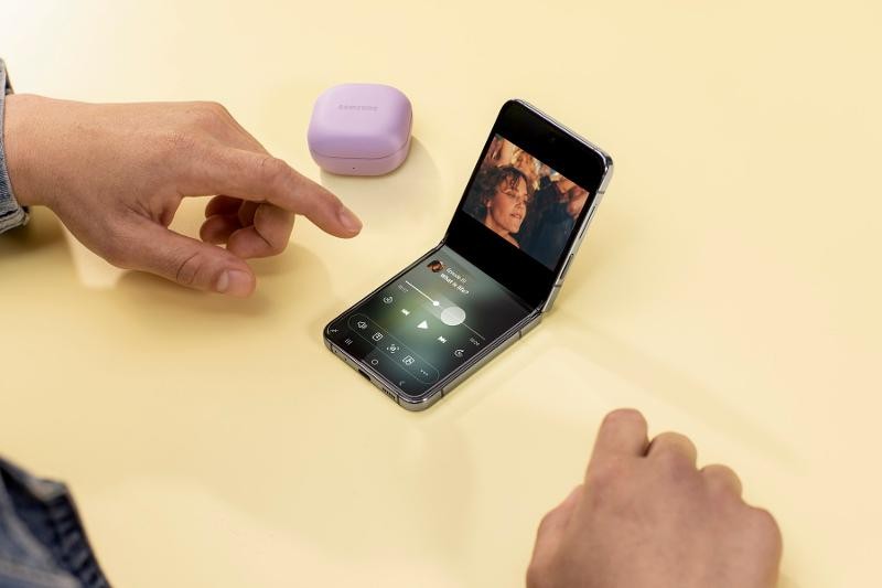 选合适的年货迎新春 三星Galaxy Z Flip5满足你的众多需求