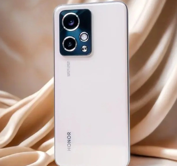 荣耀90GT和一加 Ace 2 Pro和Redmi K70哪个好？三款手机对比评测