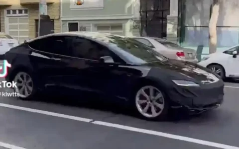 特斯拉Tesla新款Model 3性能版原型车在旧金山被发现