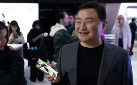 三星Samsung卢武铉：1亿台Galaxy设备将配备Galaxy AI