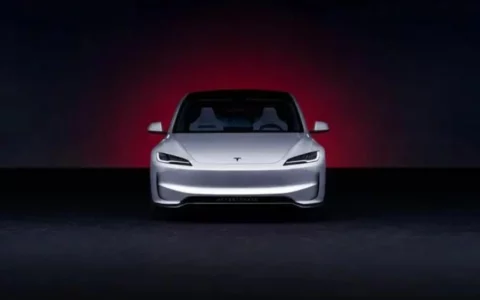 特斯拉Tesla：计划于2025年中旬开始生产新款小型电动跨界车，代号“Redwood”