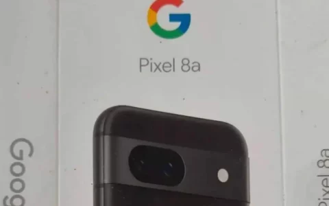 谷歌Google Pixel 8a手机零售包装盒曝光：采用家族式相机岛设计