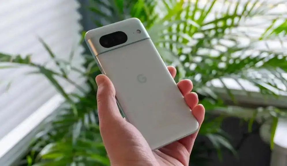 “薄荷清新”版谷歌Google Pixel 8 Pro上手图曝光 搭载Tensor G3芯片组