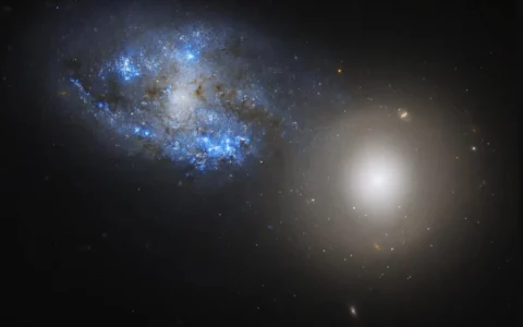 NASA捕捉到并排星系Arp 140 距离地球6900万光年