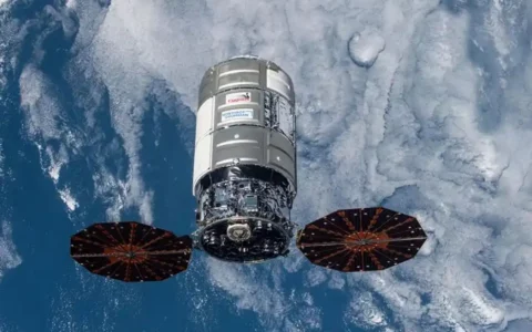 SpaceX计划1月30日利用猎鹰9号火箭发射天鹅号货运飞船NG-20