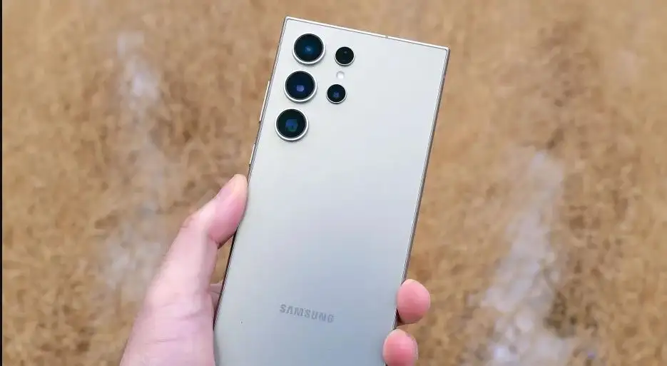 三星Samsung Galaxy S24 Ultra回顾：卓越设计与性能的集大成者