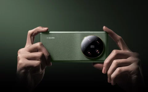 Xiaomi 14 Ultra最新曝光：2K微四曲屏+徕卡镜头加持