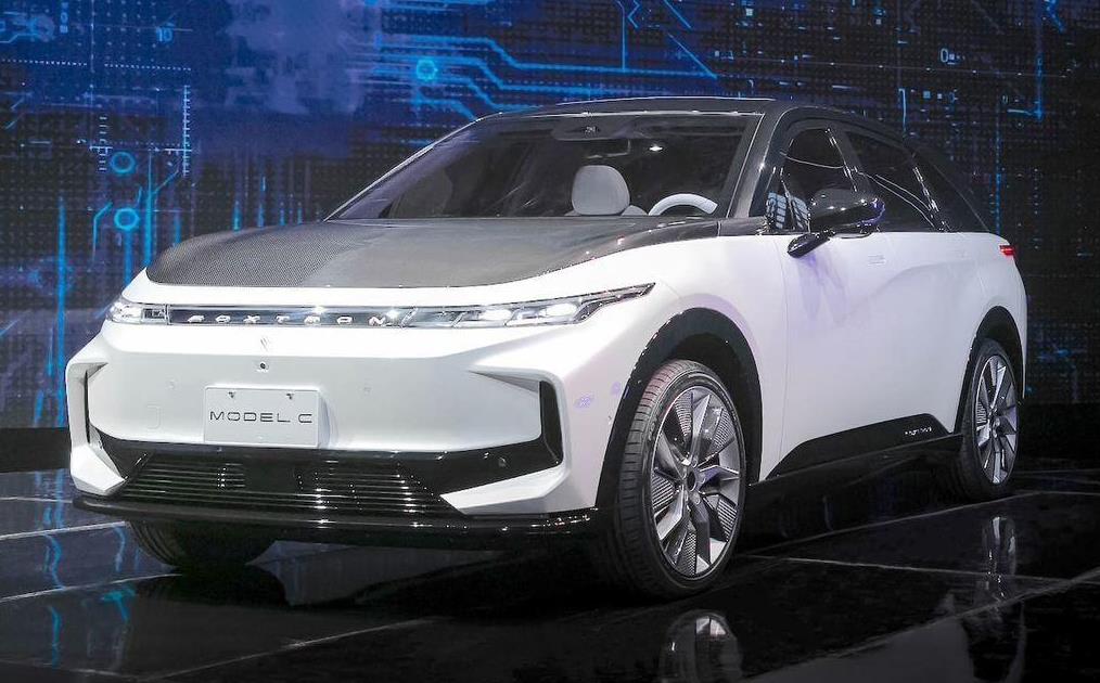 鸿海集团嘉年华盛大举行：抽奖奖金加码15%，电动汽车Model C成奖品