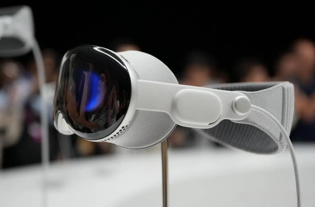 30W充电头遭质疑？ 苹果Apple Vision Pro头显电池包最高支持65W充电
