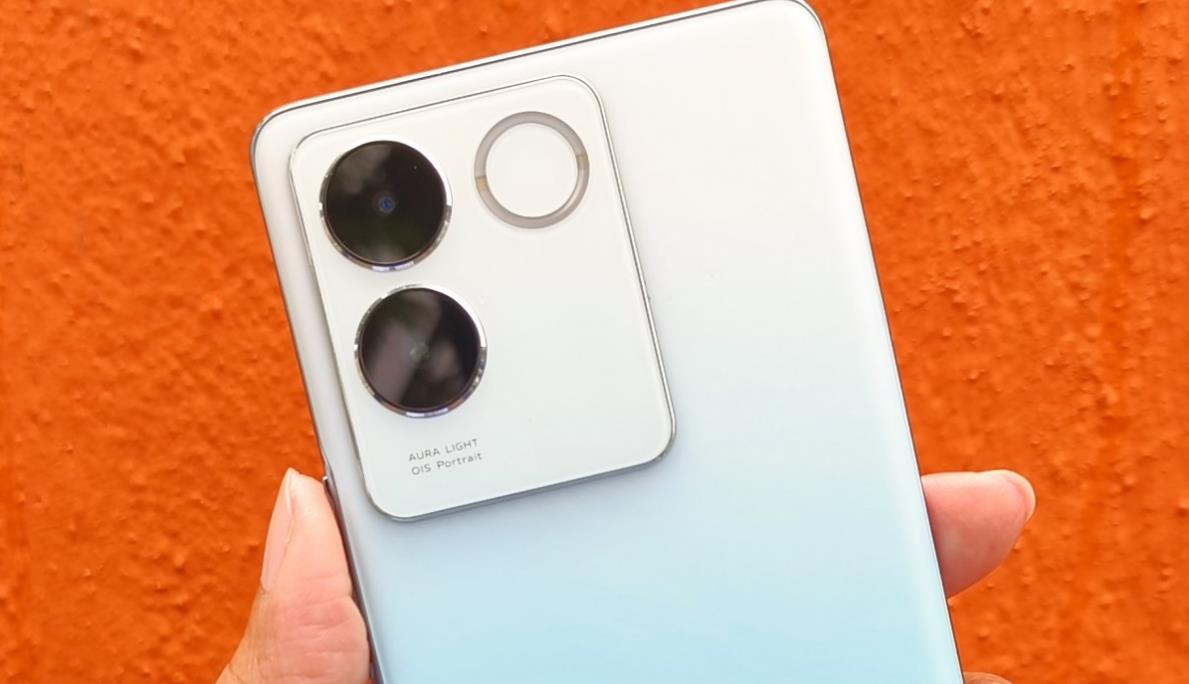 消息称iQOO Z9系列将采用OLED面板 引领vivo Z系列显示技术革新