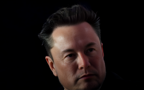马斯克是否应辞去特斯拉CEO职务引发热议