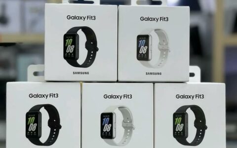 三星Samsung Galaxy Fit3手环外观曝光 拥有三种配色