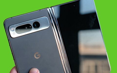 谷歌Google Pixel Fold 2真机谍照曝光：外屏变窄，设计再升级