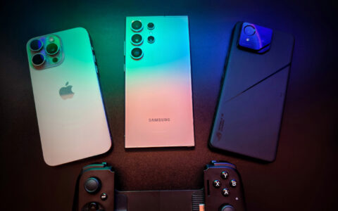 iPhone 15 Pro Max vs Galaxy S24 Ultra vs ROG Phone 8 Pro：游戏散热大比拼