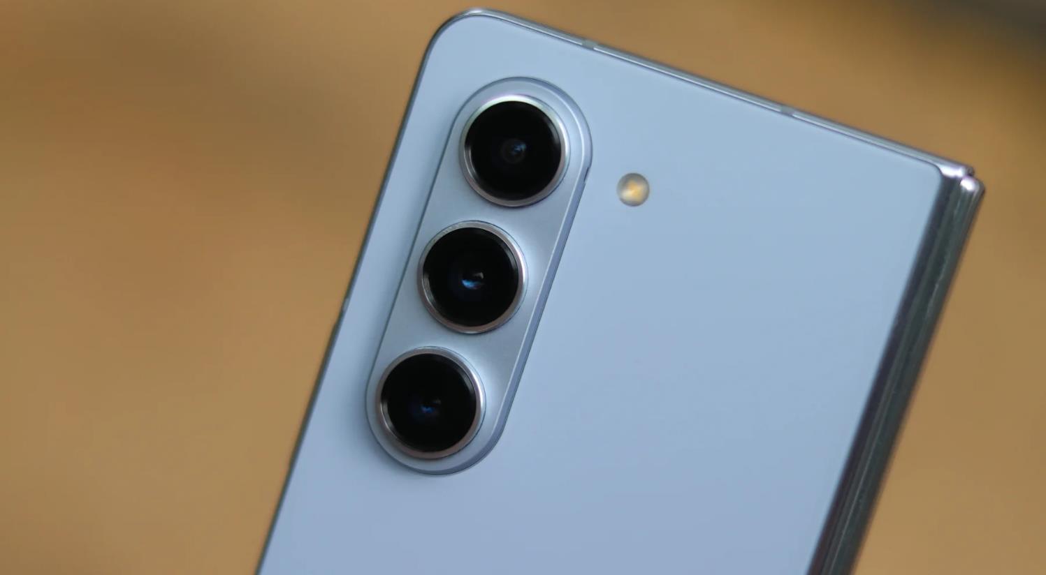 三星Samsung Galaxy Z Fold 6摄像头规格曝光：或与Z Fold 5相似