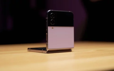 三星向Samsung Galaxy Z Flip 4和Galaxy Z Fold 4推送2024年2月安全更新