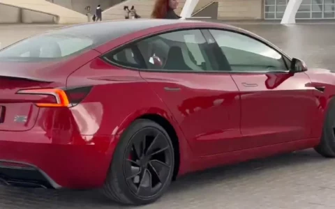 特斯拉新款Model 3 Performance曝光：性能升级，或成新“滑稽”