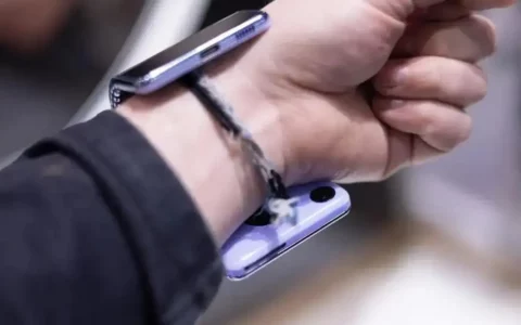 MWC 2024：三星推出Samsung Cling Band概念手机，可弯曲佩戴在手腕上