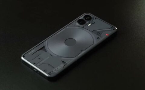 Nothing Phone (2a) 曝光：背面设计与零售包装亮相