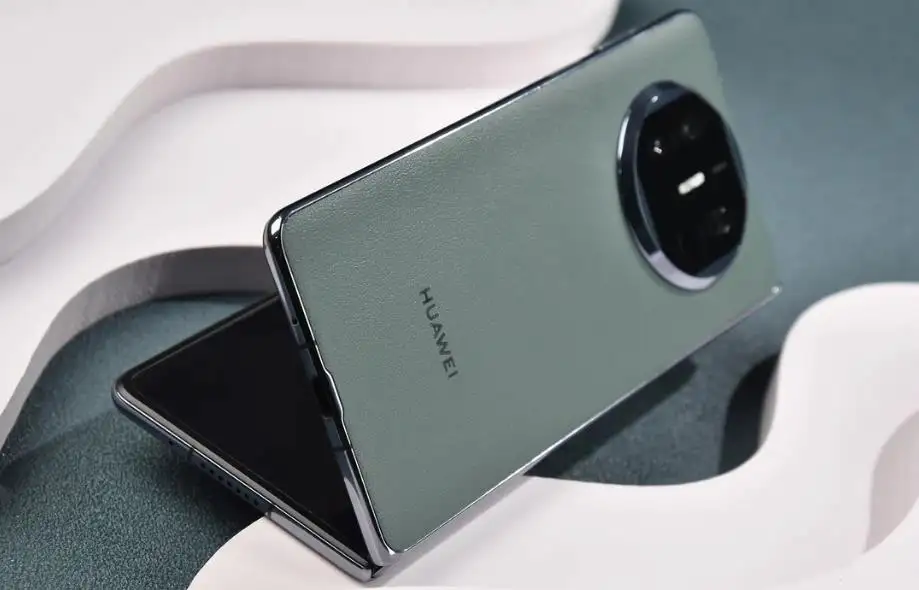 华为Mate X5新突破：非牛顿流体技术构筑“流体盔甲”
