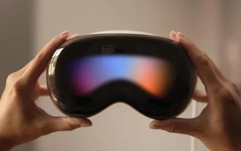 纽约首位苹果Apple Vision Pro用户分享体验：未来感十足但仍有待改进
