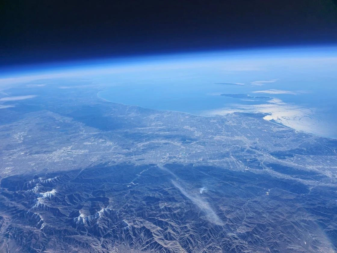 三星Galaxy S24 Ultra在太空视角下的地球之美