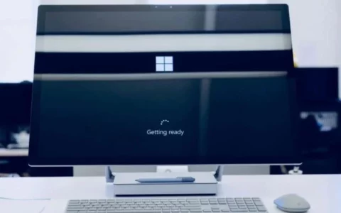 微软Windows 11隐藏彩蛋揭秘：开机旋转圆圈竟是字体动画