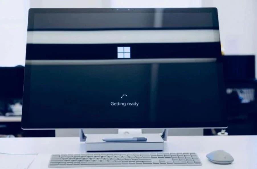 微软Windows 11隐藏彩蛋揭秘：开机旋转圆圈竟是字体动画