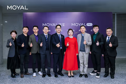 MOYAL岚至携TPS透皮技术及雾光精华仪首秀美博会，引爆全场体验热潮