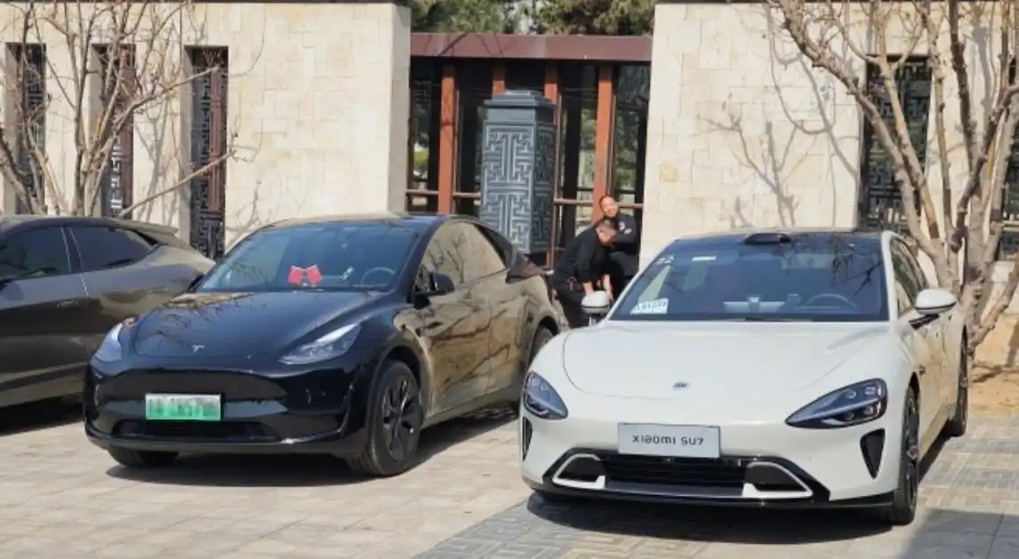 小米SU7 vs 特斯拉Model Y：颜值与定价之战，谁将更胜一筹？