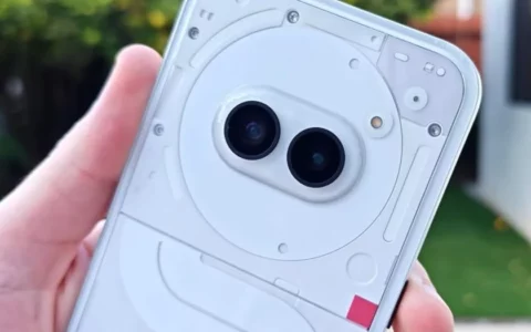 Nothing Phone (2a)评测：再生材料打造的中档手机能否经受考验？