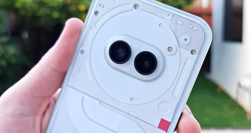 Nothing Phone (2a)评测：再生材料打造的中档手机能否经受考验？