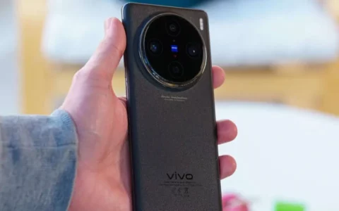 vivo X100s配置曝光：或搭载联发科天玑9300+芯片