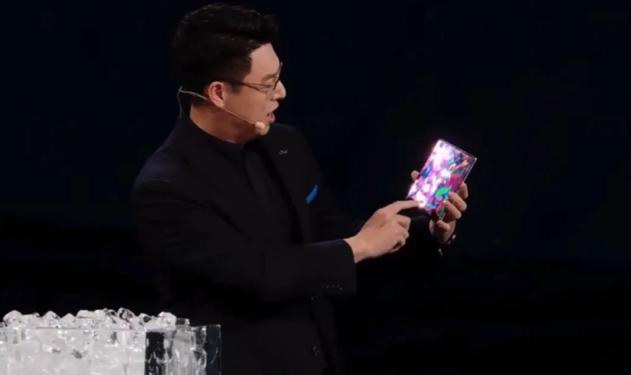 Vivo X Fold3发布会现场演示"翻车"  低温环境下展露“南极品质”真实性受质疑