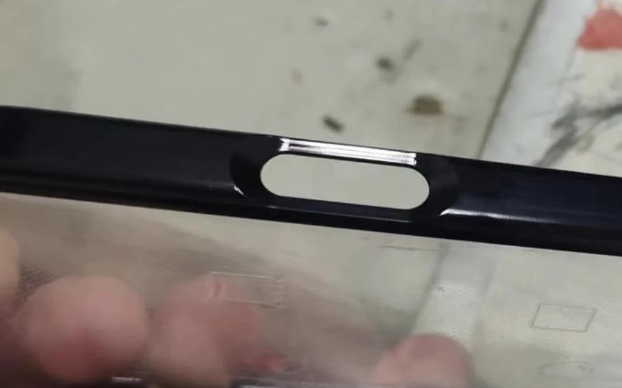 苹果Apple iPhone 16 Pro保护壳照片曝光，疑似展示全新按钮设计
