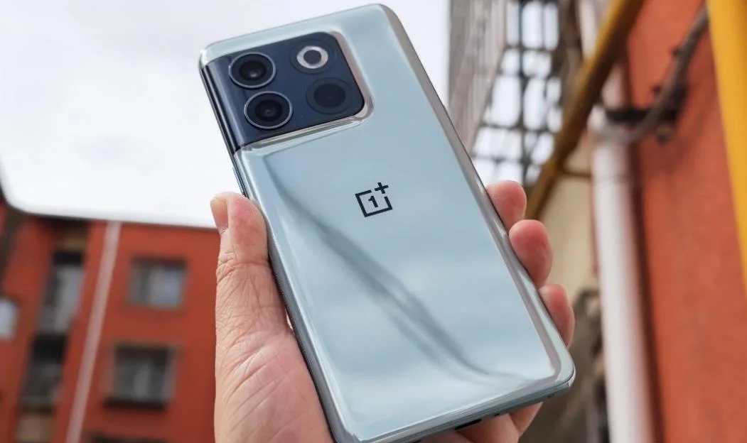 一加OnePlus Ace 3 Pro配置曝光：1.5K曲屏与百瓦大电池加持