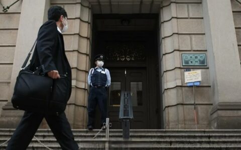 子弹已上膛？日本央行开始在美联储囤美元