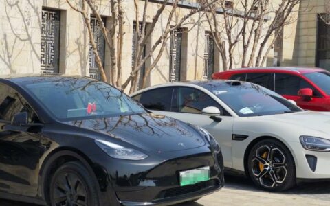 Xiaomi SU7 vs Tesla Model 3：全面对比与深入剖析