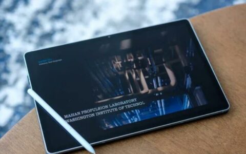 三星Galaxy Tab S9 FE Plus美国亚马逊限时降价，银色版优惠达130美元