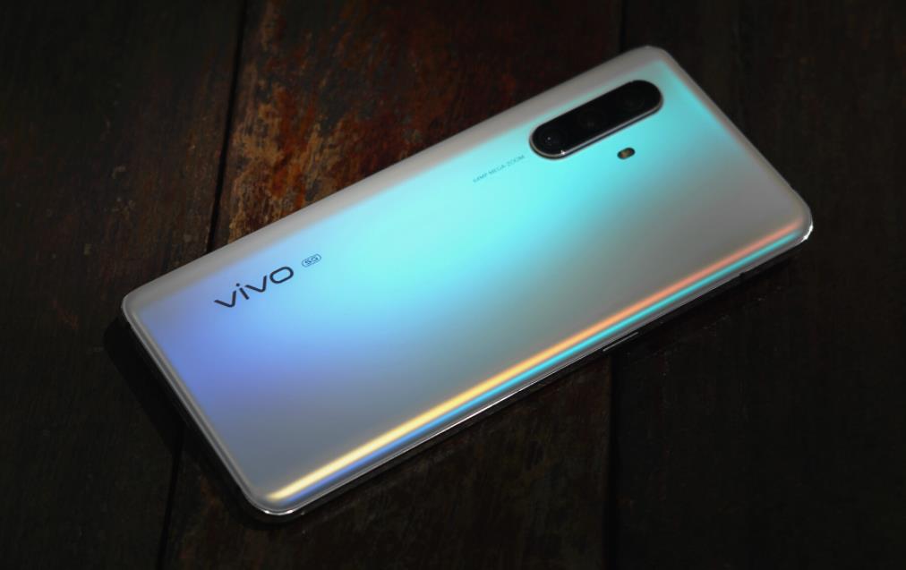 三星Galaxy A55 vs vivo V30：中端市场两款强劲对手的全方位比拼