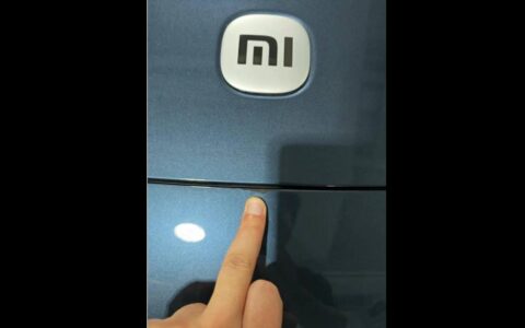 女子投诉小米SU7未交付掉漆，售后服务引关注