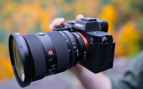 Sony Alpha 7R V全画幅无反相机：美国百思买限时优惠，立省400美元，当前仅售3499美元！