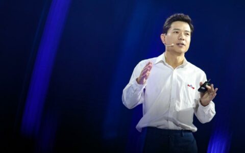 百度李彦宏谈AI产业焦点：闭源模型更具优势 AI创业者应专注应用